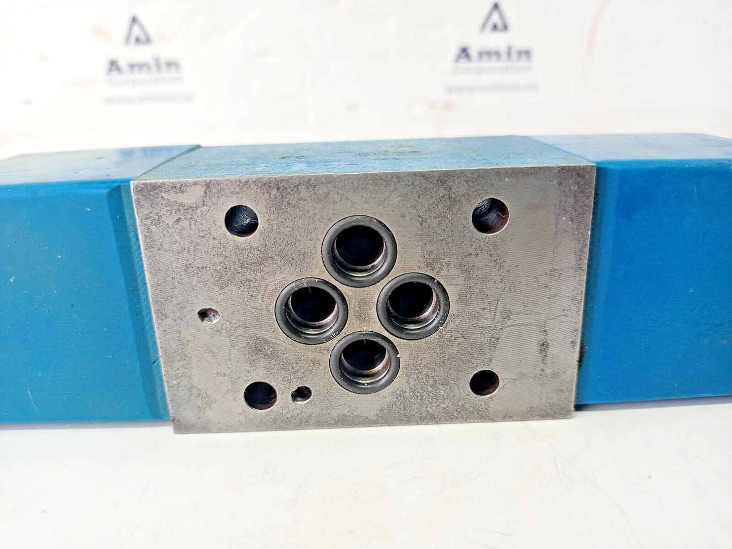 Vickers DG4V-3-6C-H-M-U1-D6-60 EN38 Directional Control valve DG4V36CHMU1D660