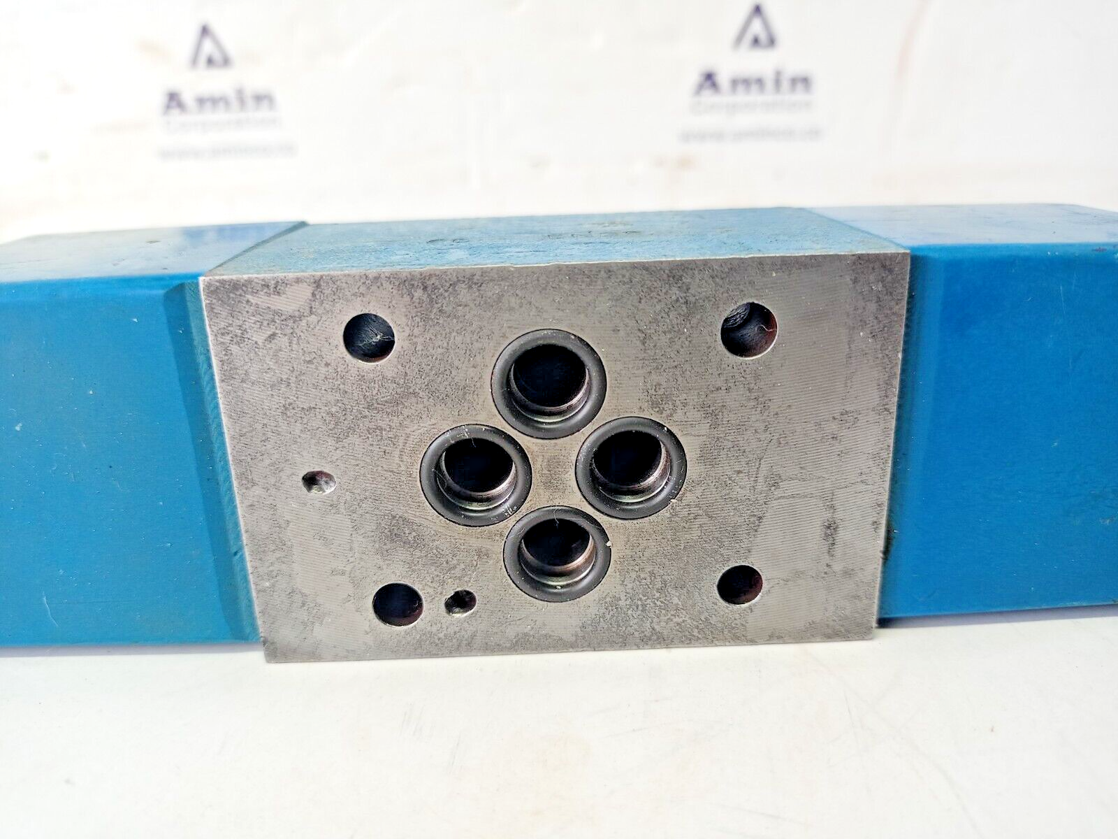 Vickers DG4V-3-6C-H-M-U1-D6-60 EN38 Directional Control valve DG4V36CHMU1D660