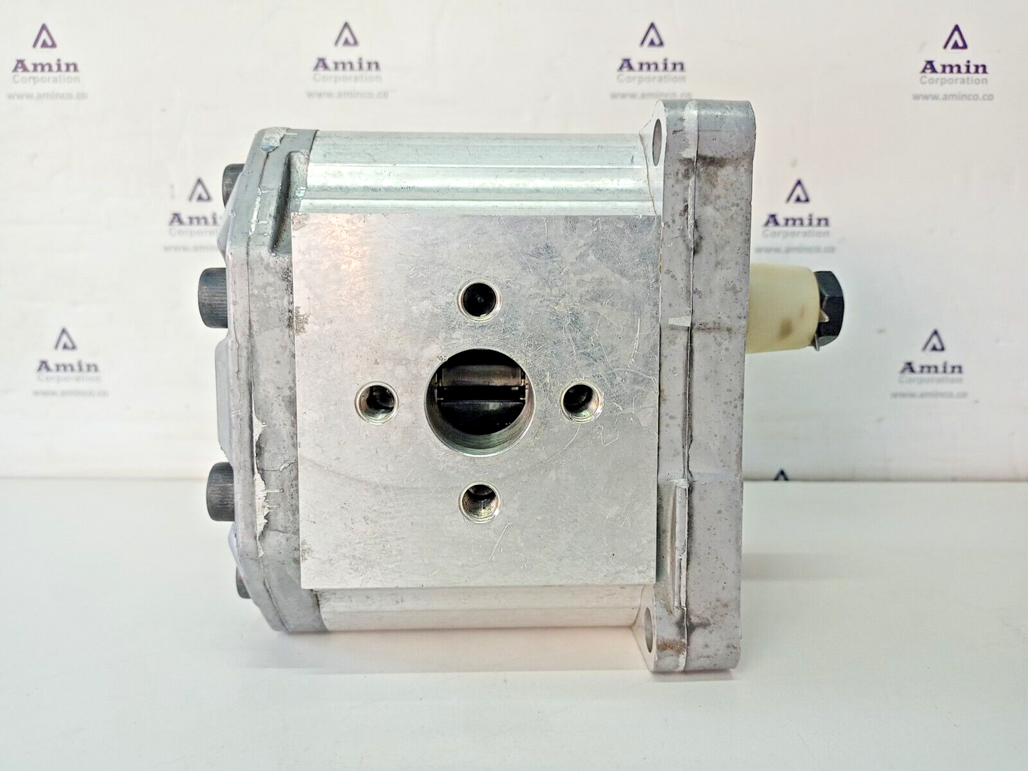 Sauer Danfoss SNP3NN/033RN01BA Hydraulic gear pump 111.25.024.0C - NEW