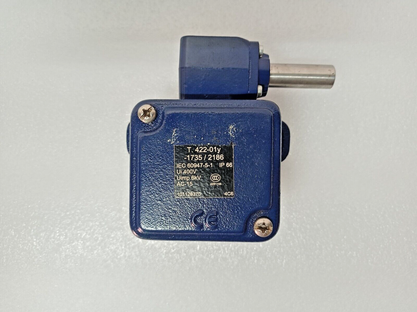 SCHMERSAL T.422-01Y-1735/2186, AC-15, Ui 400V, Uimp 6kV Limit Switch - NEW