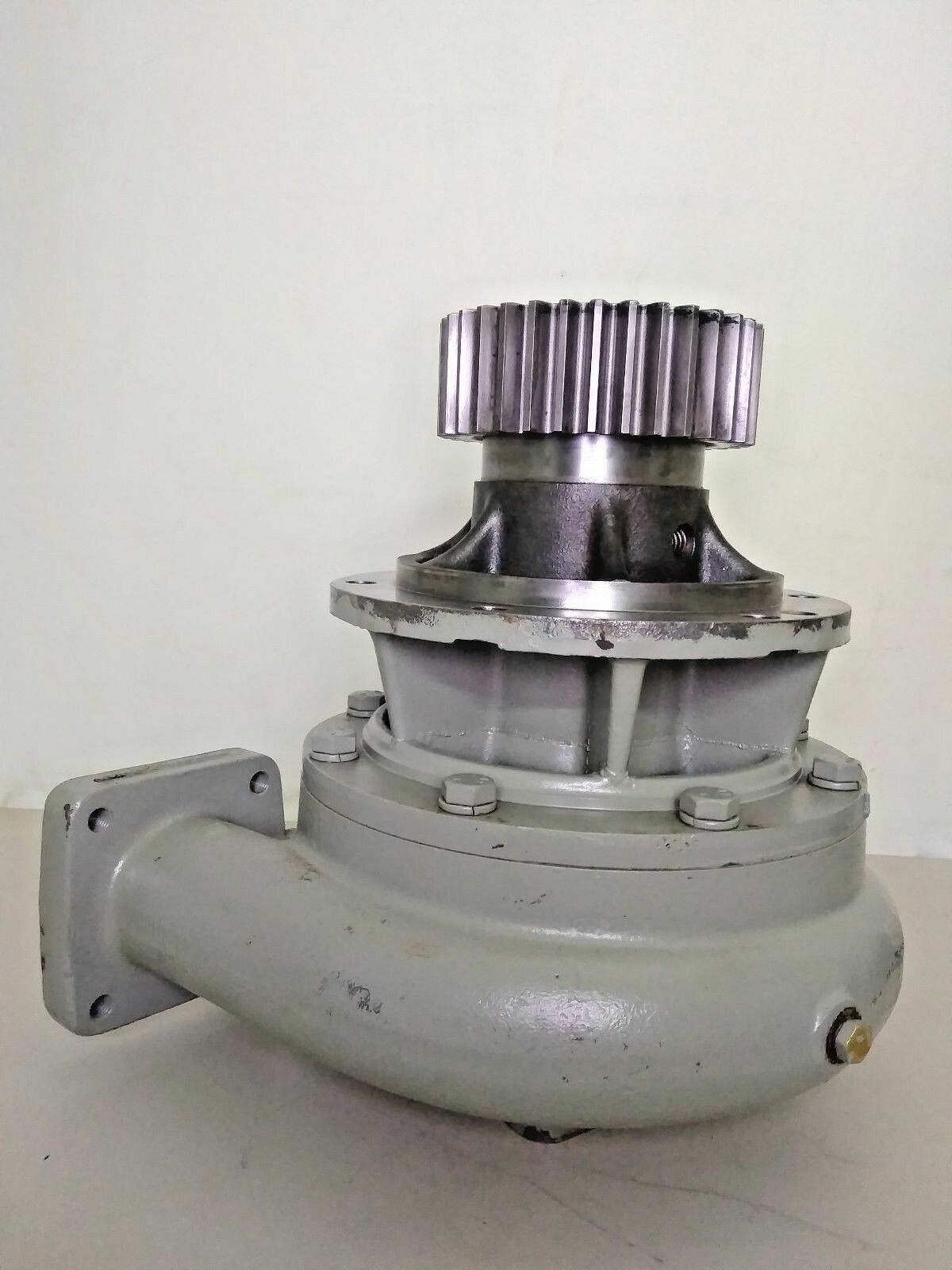 EMD 40125013 CENTRIFUGAL WATER PUMP