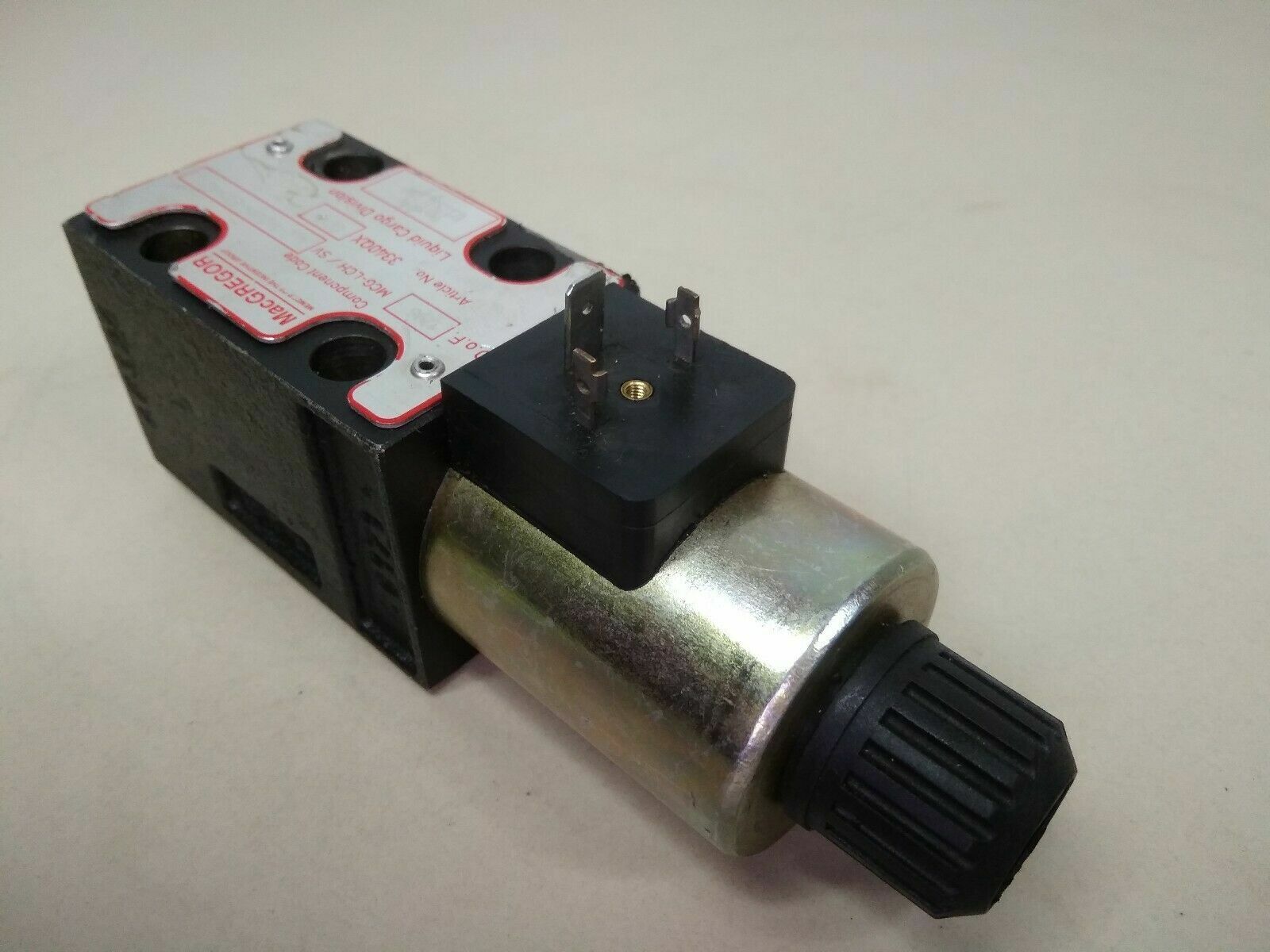 Macgregor MCG-LCH/SV 4/2-1-24V=-E01-M01 Directional control Valve - NEW