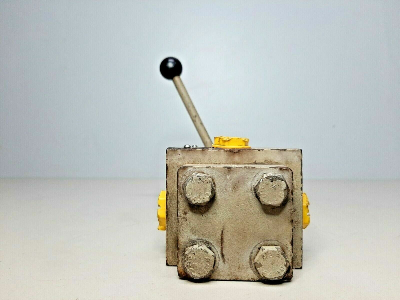 Rolls-Royce deck machinery F44 Item No.: 112-237 Lever operated control block