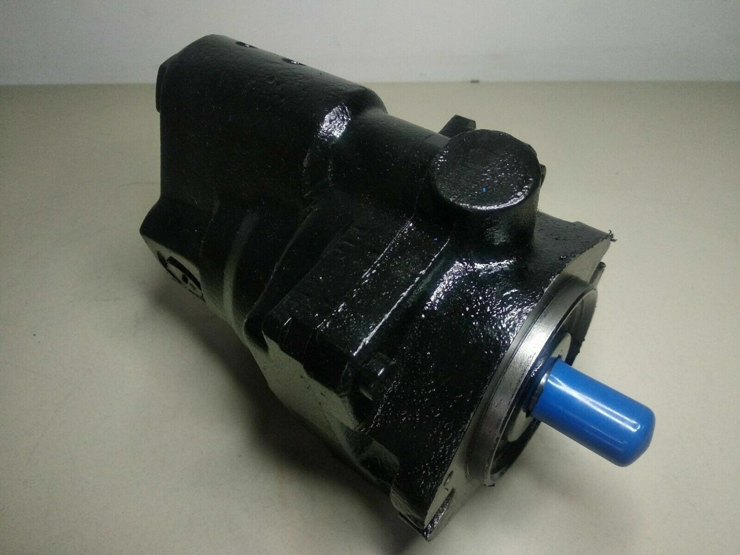 Parker PAV Series Hydraulic Axial piston pump Pmax: 350 bar - PRESSURE TESTED