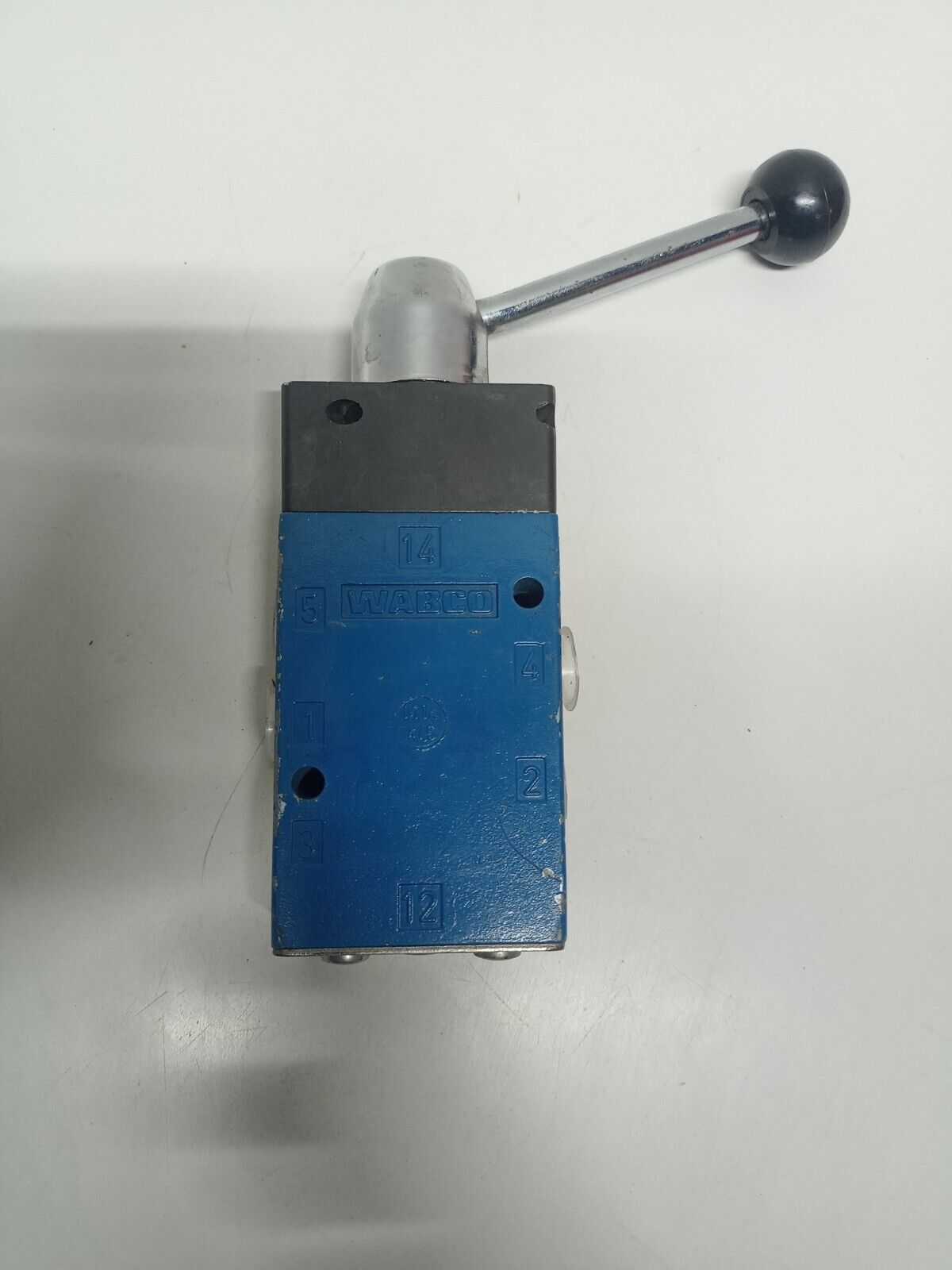 Rexroth 363 129 000 0 916 Pneumatic 3/2 way Valve