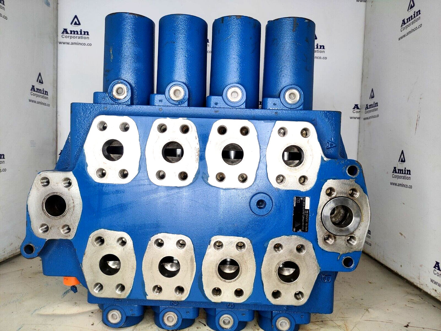 Rexroth MO-3928-02/4MO-32PHWKM11-M12 R900967377 Open center control block