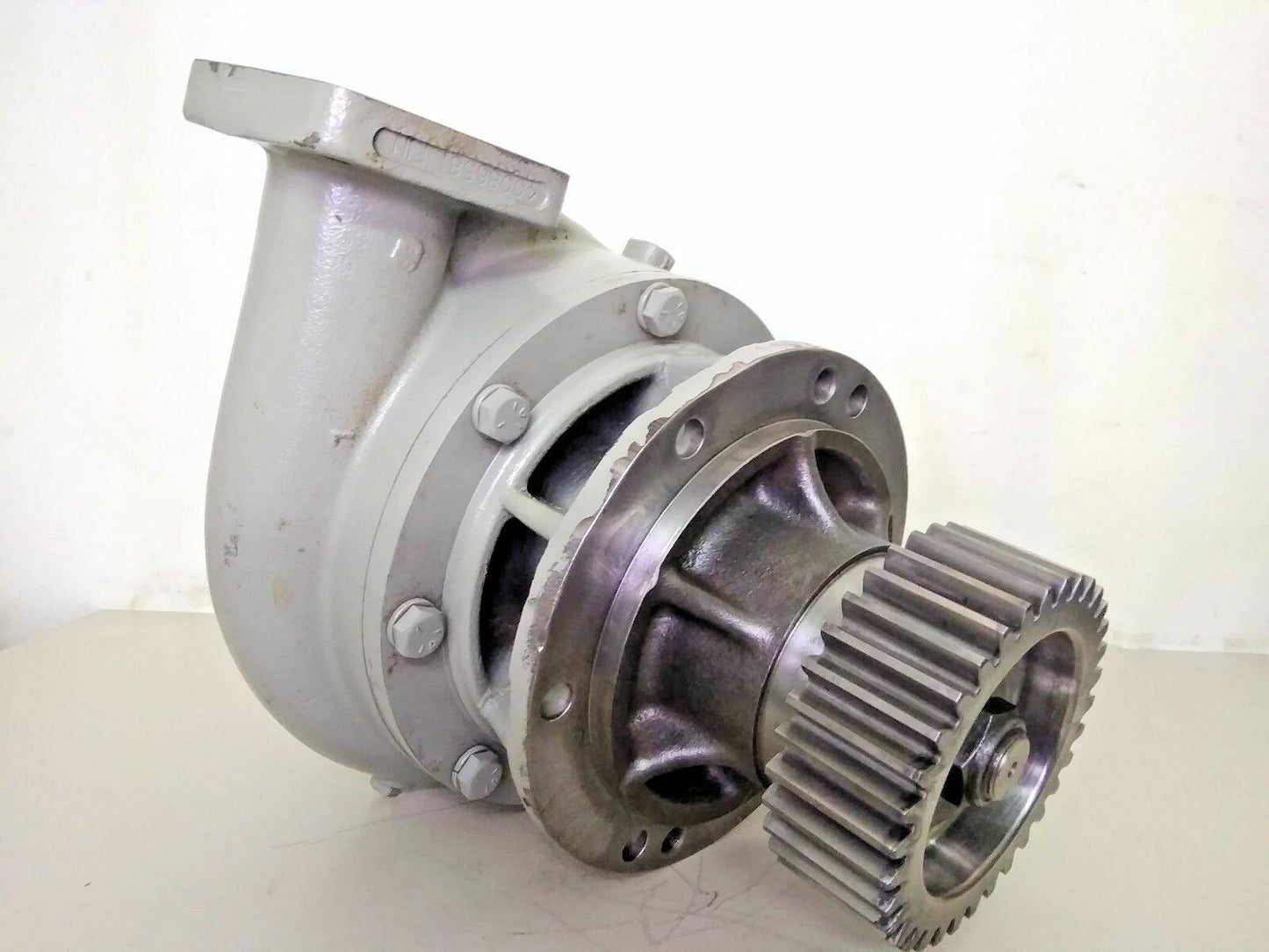 EMD 40125013 CENTRIFUGAL WATER PUMP