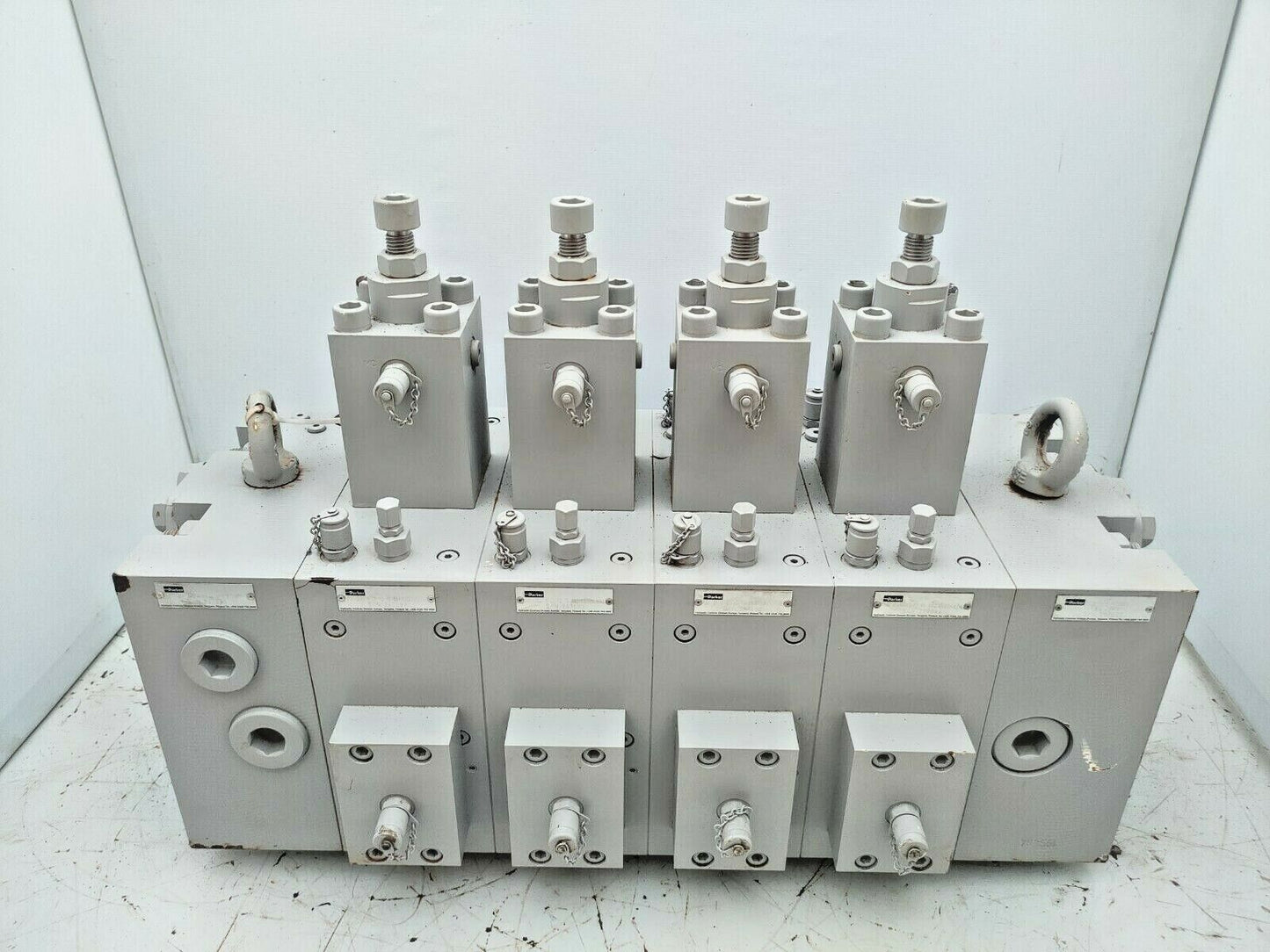 Parker CVG - 54 Control valve Mobile directional control valve CVG54 - NEW