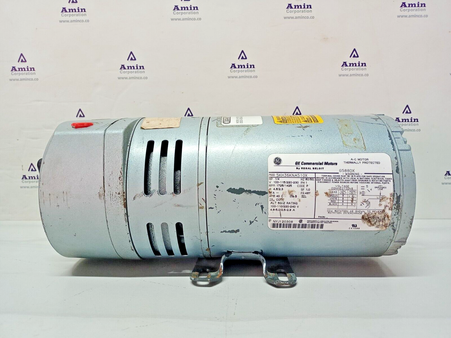 Gast 0523-703Q-G588DX Rotary vane Vacuum pump 1/4 hp, 100-115/220-230V