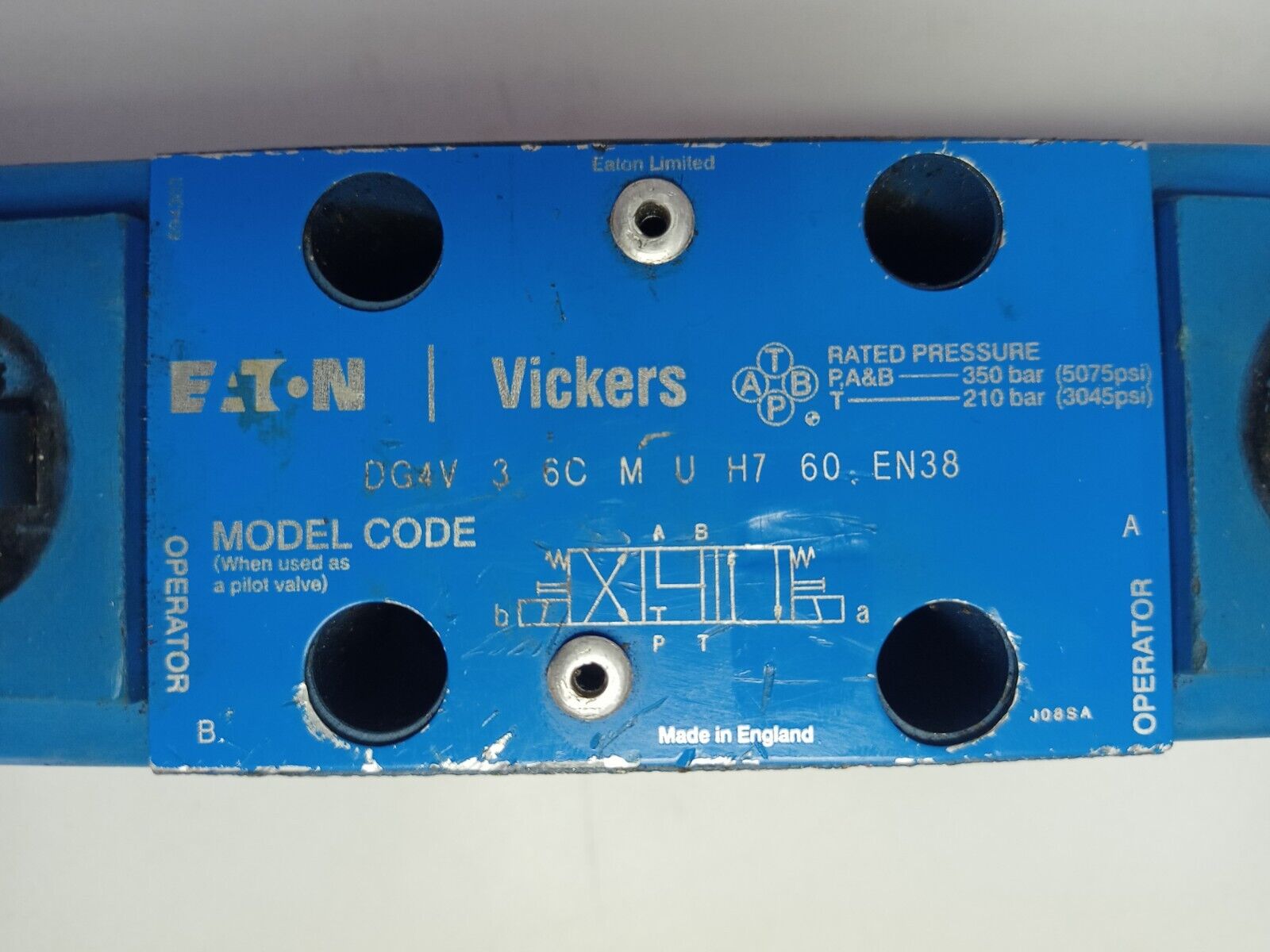 Eaton Vickers DG4V-3-6C-M-U-H7-60 Directional Control valve - NEW