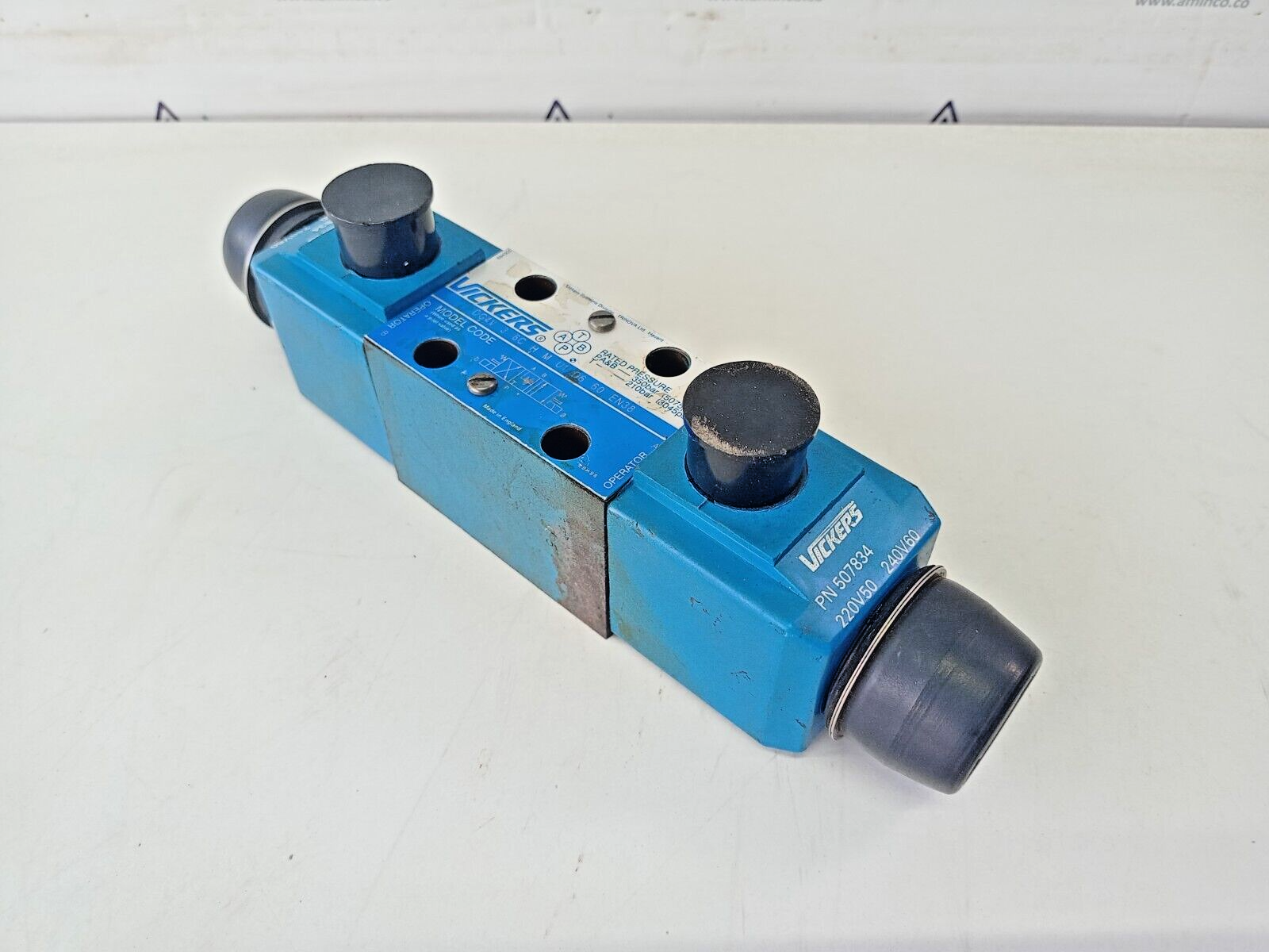 Vickers DG4V-3-6C-H-M-U1-D6-60 EN38 Directional Control valve DG4V36CHMU1D660