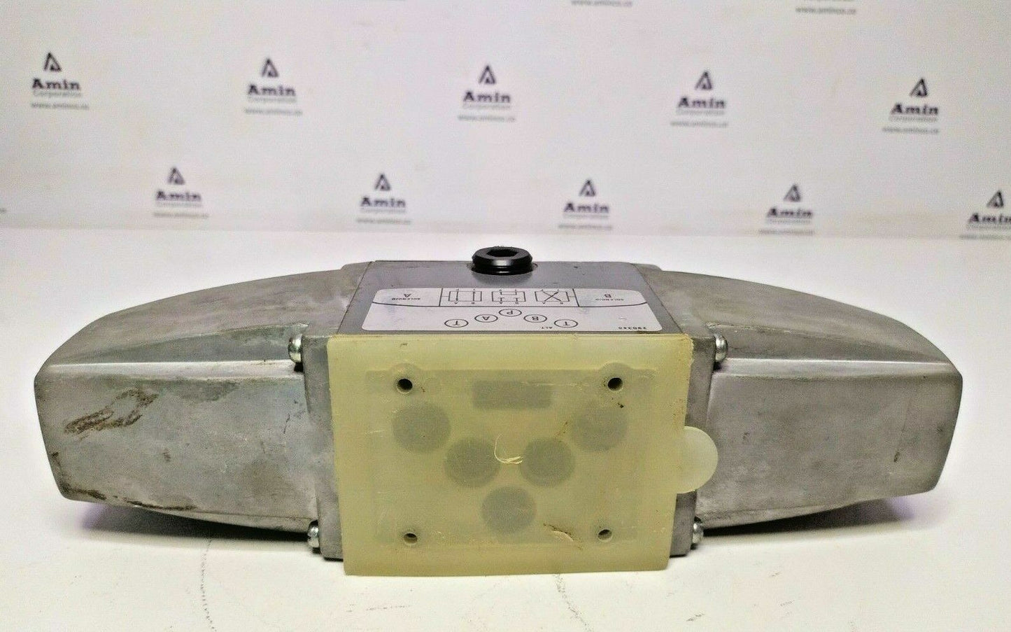 Vickers DG4S4-018C-50-JA Directional control valve - NEW
