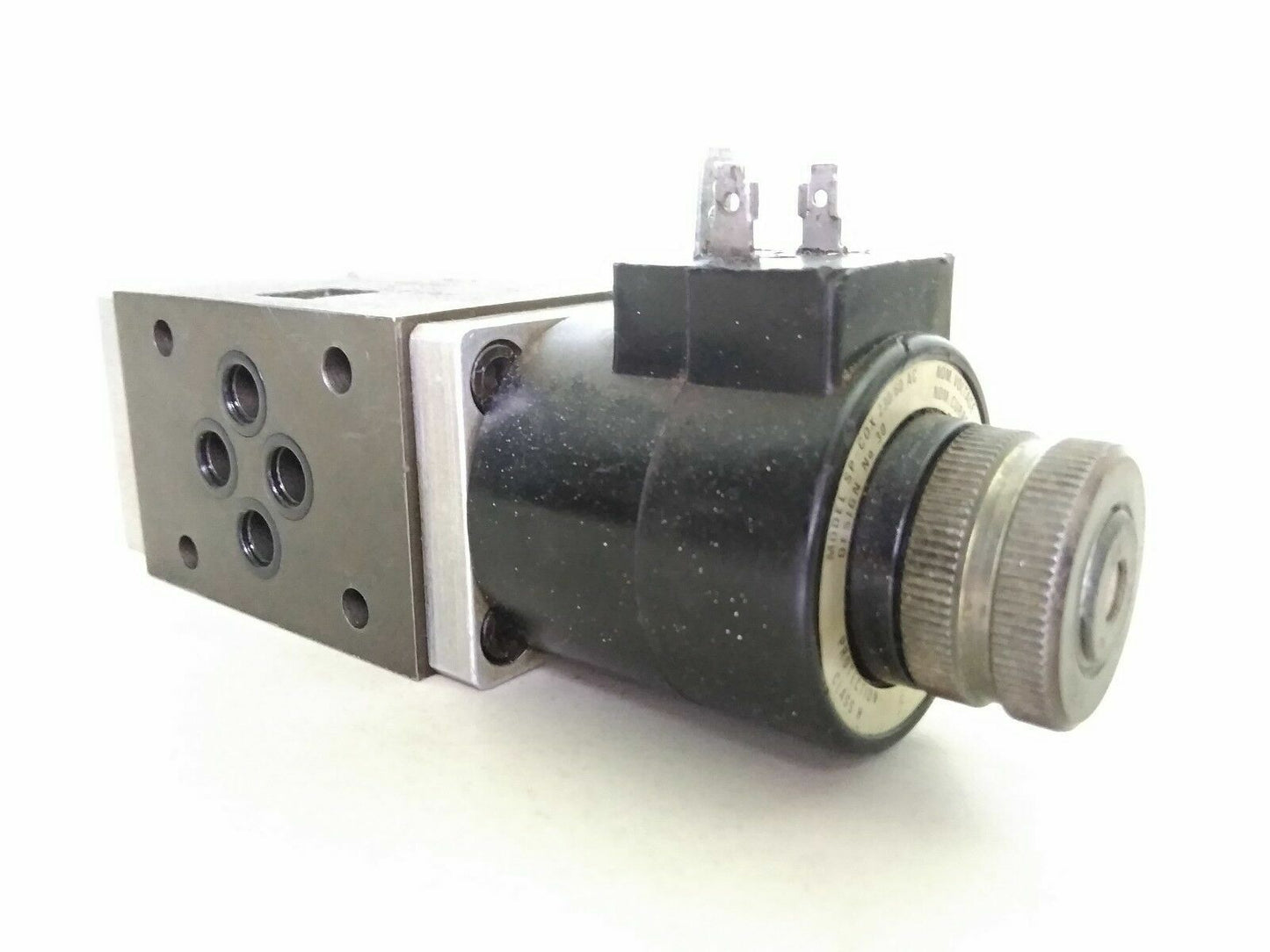 ATOS DHY-9-631 SOLENOID OPERATED DIRECTIONAL VALVE - NEW