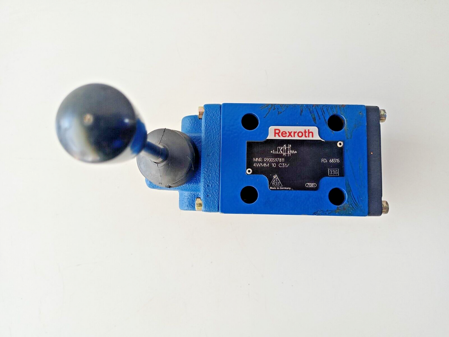 REXROTH 4WMM 10 C31 Directional control valve MNR R900597811 - NEW