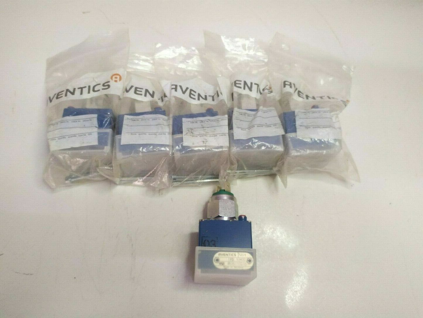Aventics 3526010210 valve Spare part Pn Distributor - New