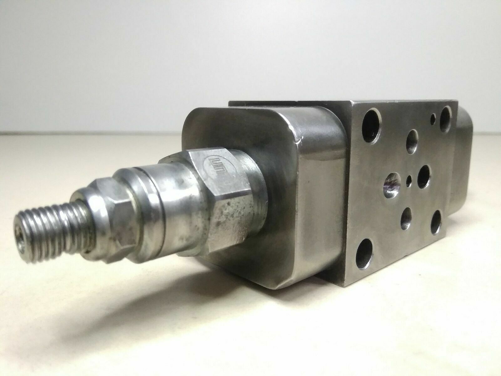 Sun Hydraulics FBY/S Hydraulic Control valve