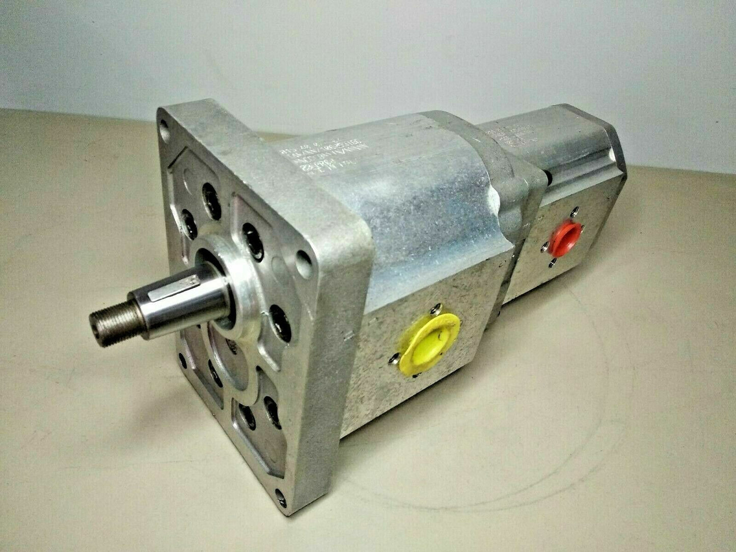 Sundstrand Hydraulic Pump TAW4NN/106R531BD Coupled with SNQ3NN/075RN11DB
