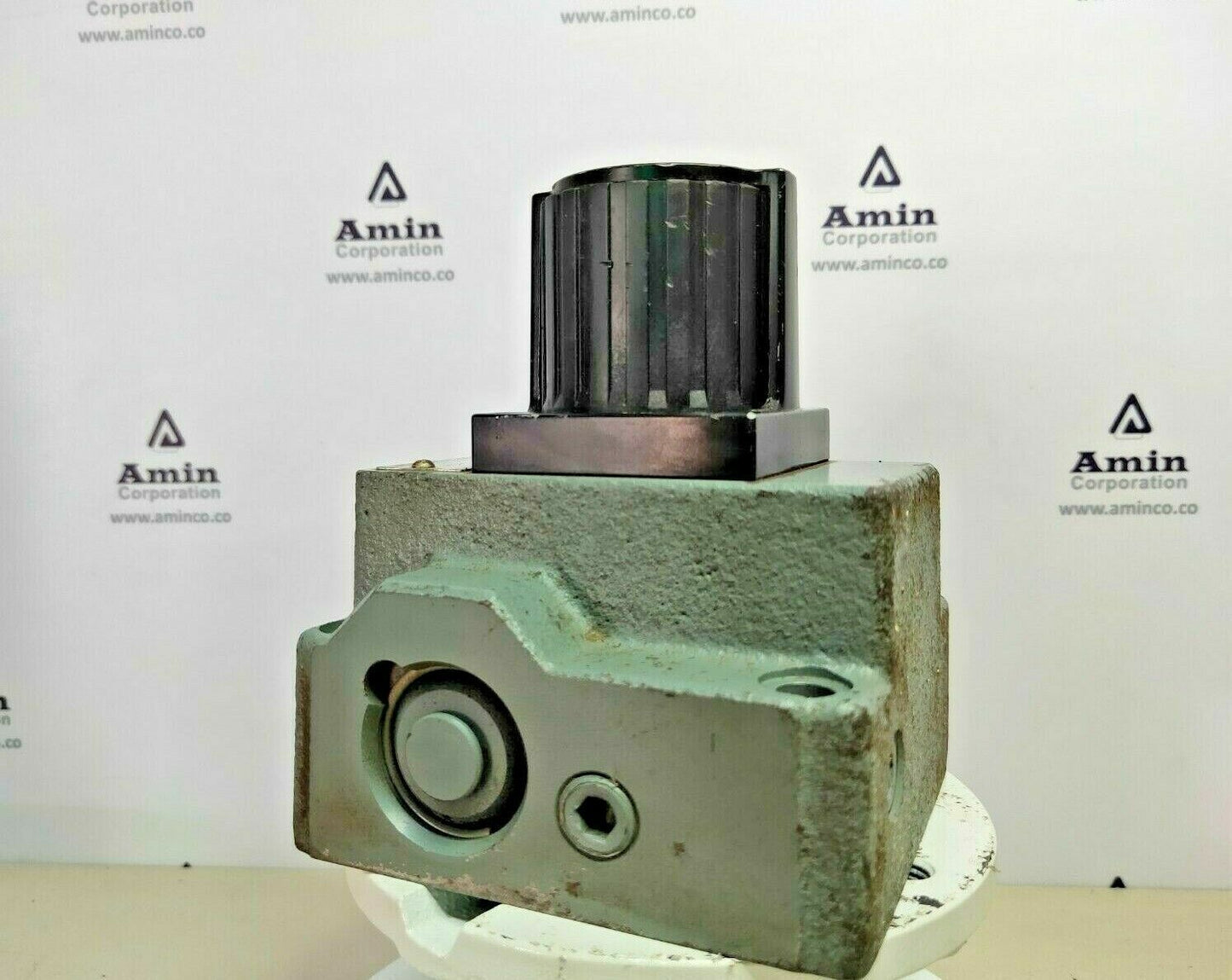 Yuken FG-02-30-N-30 Flow control valve - NEW