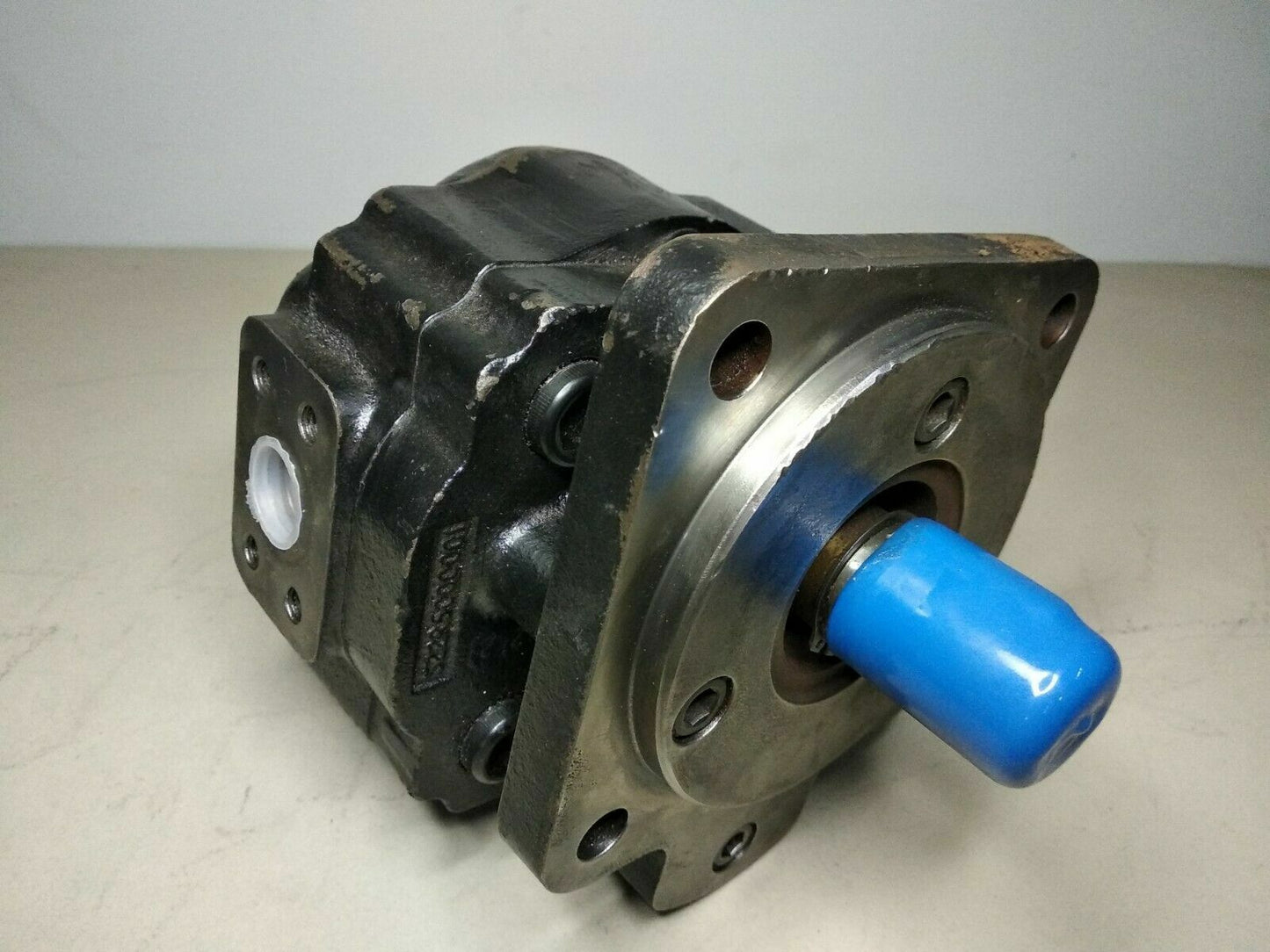 David Brown Hydraulics R1A5053G5A1A Hydraulic Gear pump - PRESSURE TESTED