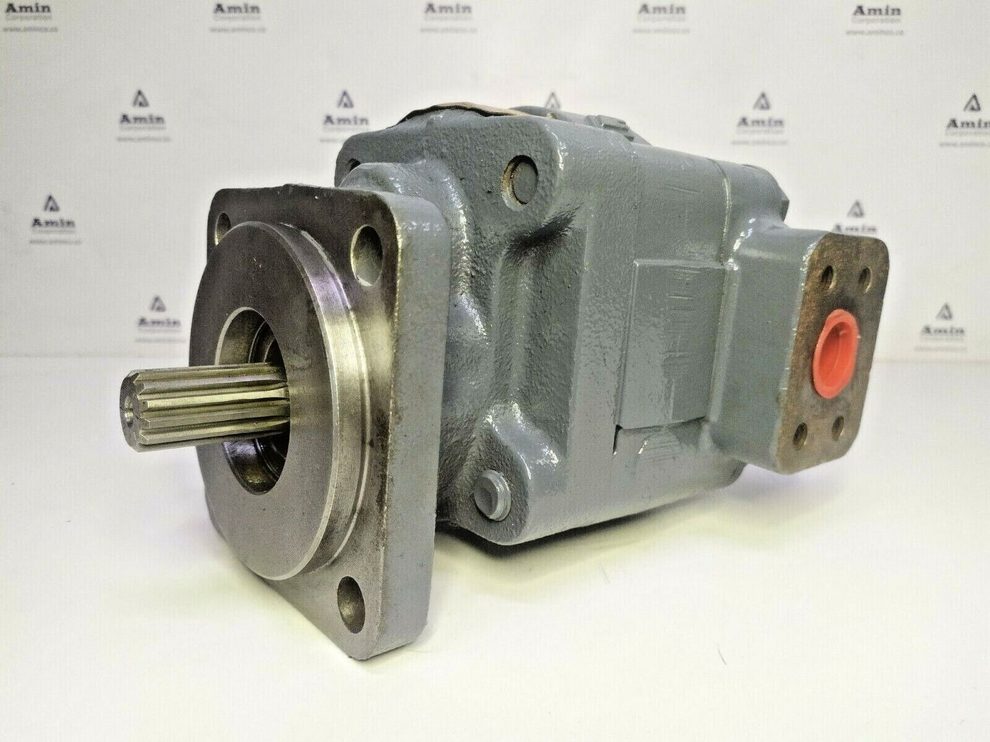 Commercial Hydraulics M-330-40B40F1D Hydraulic Motor