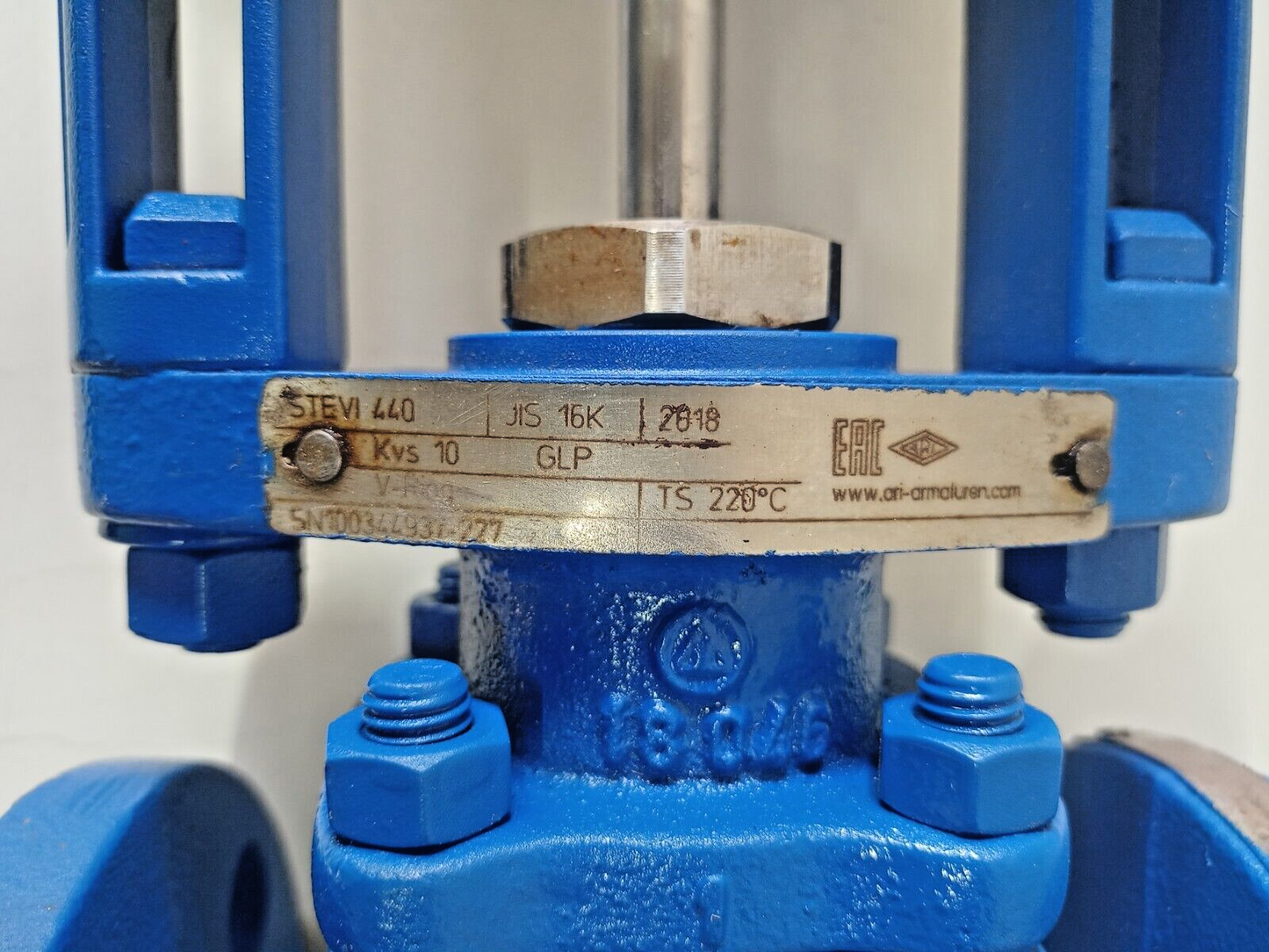 Ari-armaturen ARI-PREMIO 2,2 kN Electric Thrust Actuator STEVI 440 Kvs 10 GLP