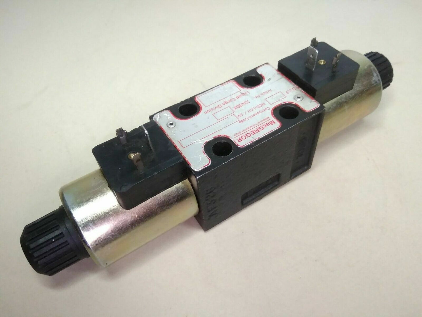 Macgregor MCG-LCH/SV 4/2-2-24V=-E01-M01 Directional control Valve - NEW