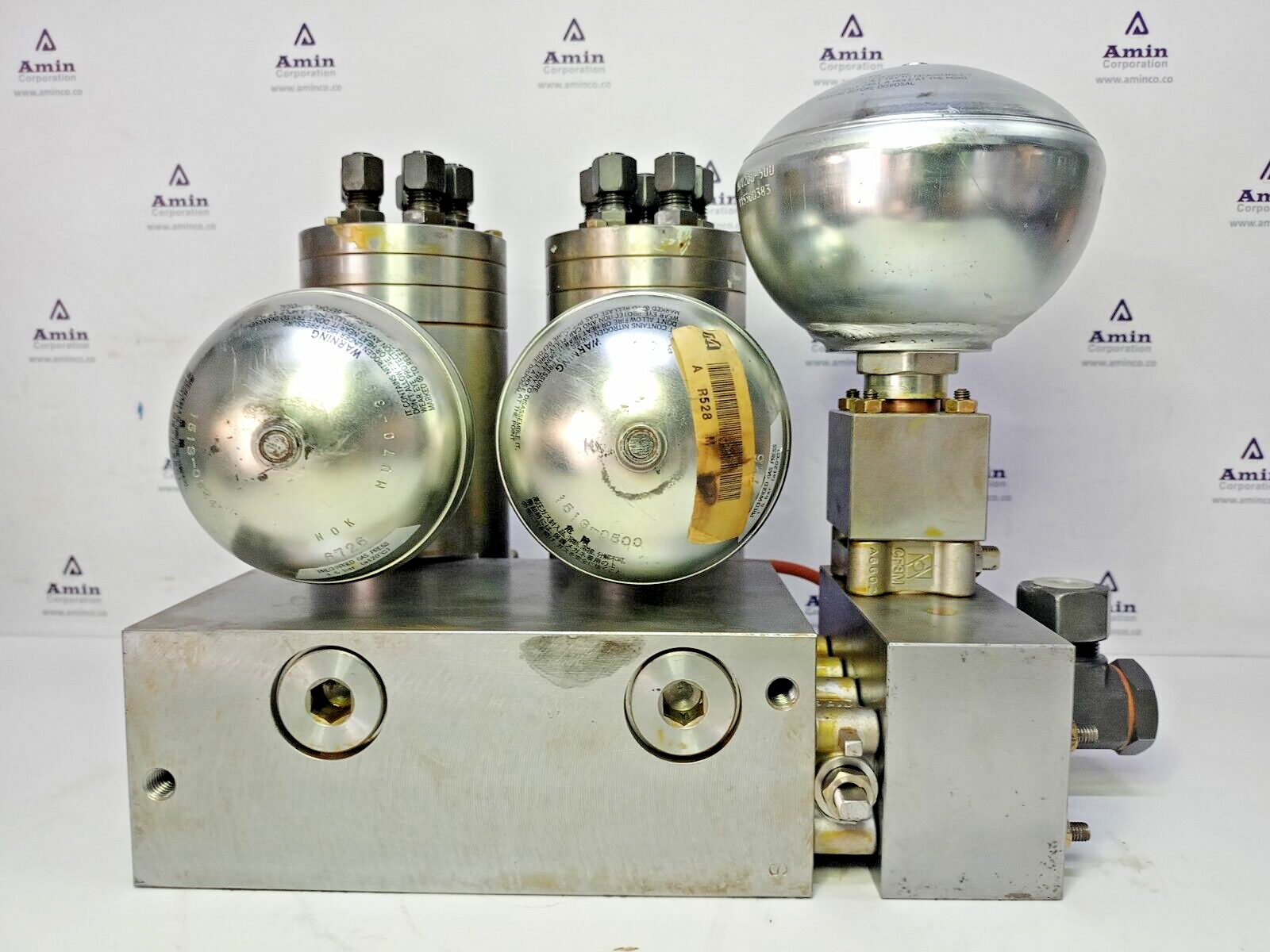 Excavator Energy Accumulator MU70-300, MUV200-500 with Hydraulic valve block