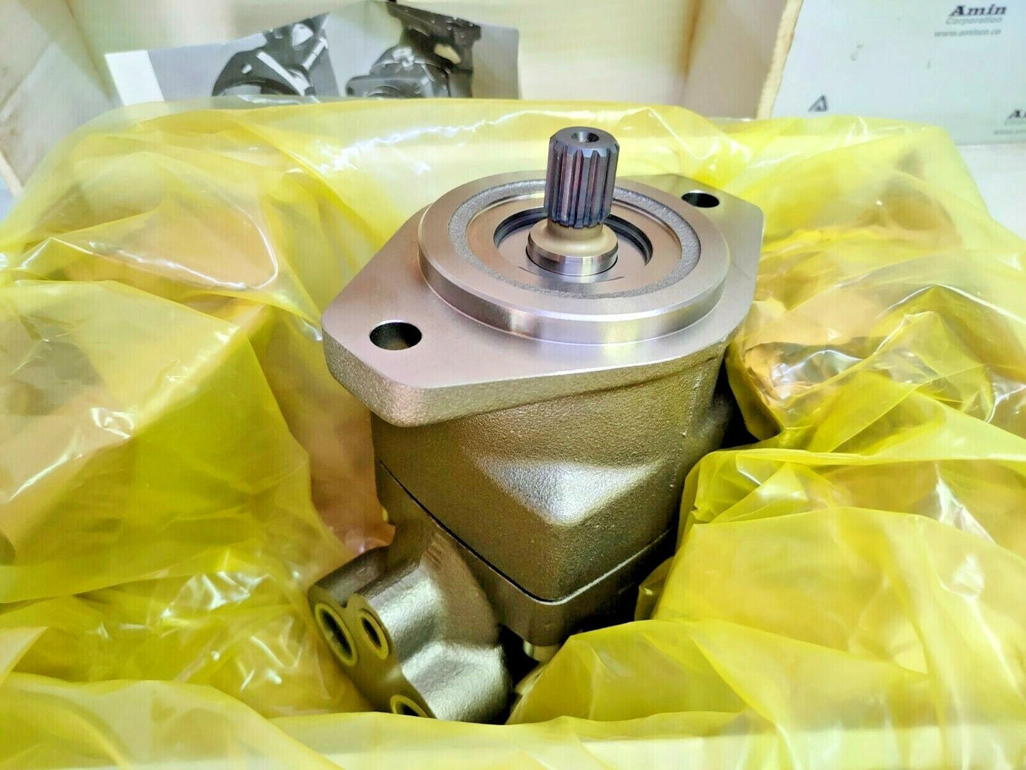 Parker F11-019-MB-SH-S-000 Hydraulic Motor Part No.: 3708466 - NEW