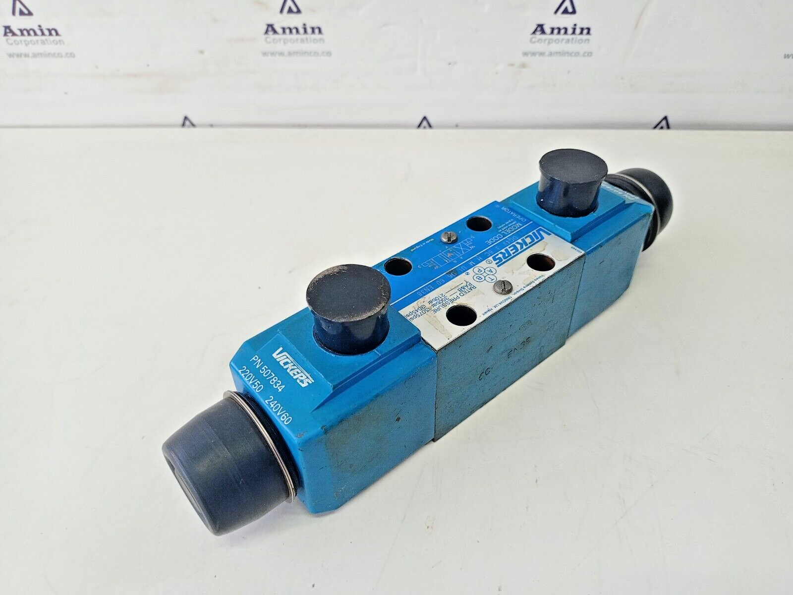 Vickers DG4V-3-6C-H-M-U1-D6-60 EN38 Directional Control valve DG4V36CHMU1D660