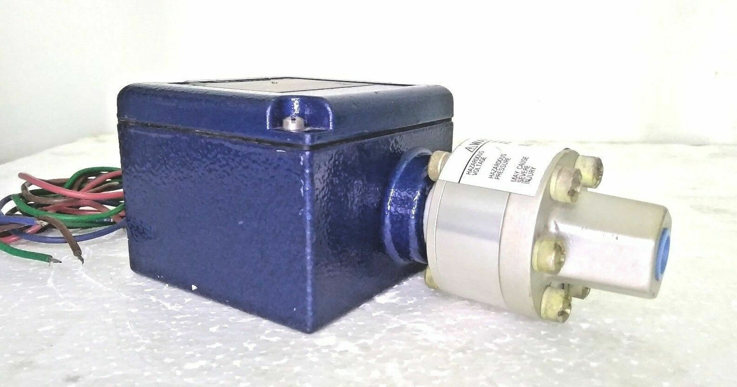 Neo-Dyn Adjustable Pressure Switch Model: 200P18C6 Range: 1000-10,000 PSIG - NEW