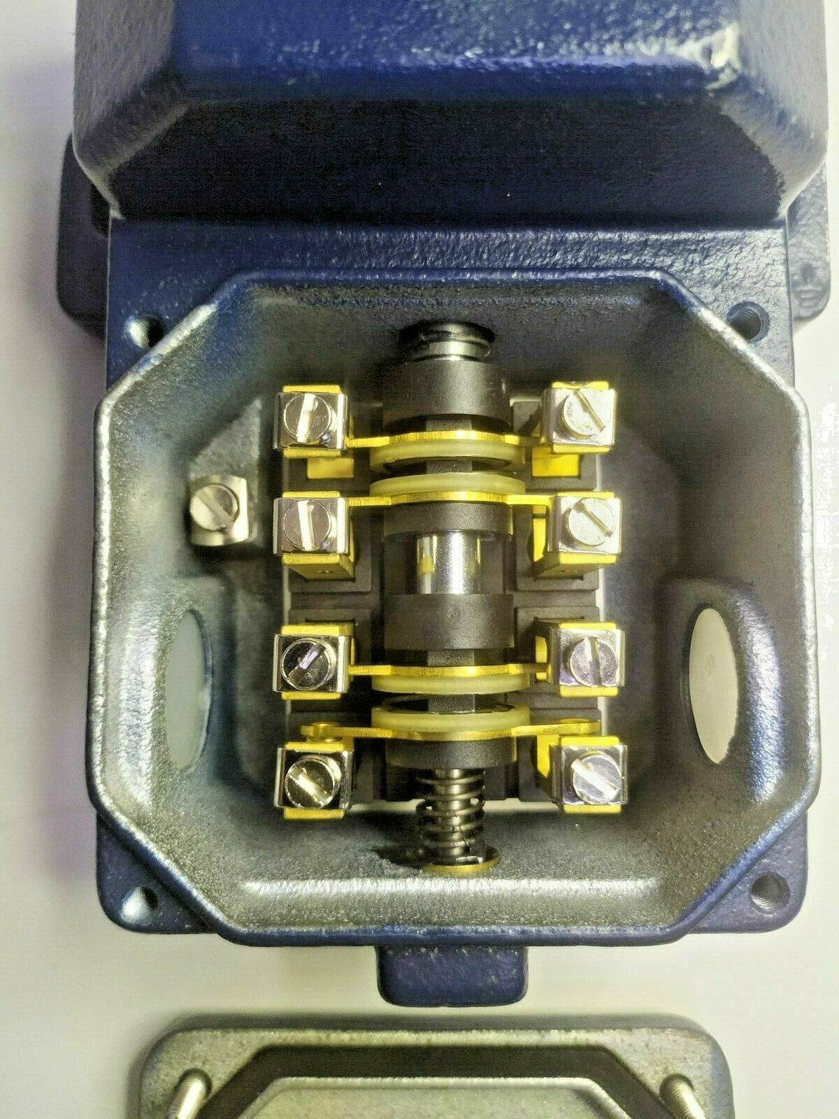 Schmersal Limit Switch TD 250-22z - NEW