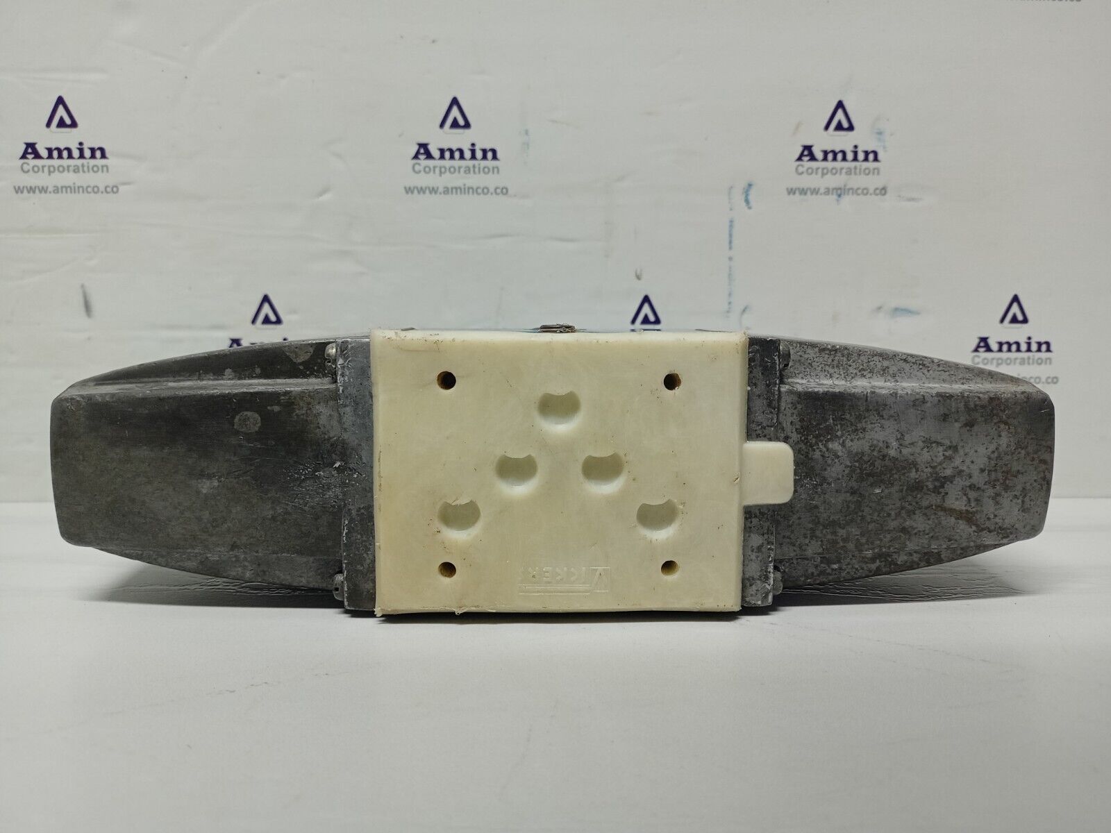 Vickers DG4S4-012C-230AC-50-50 Solenoid Directional control valve