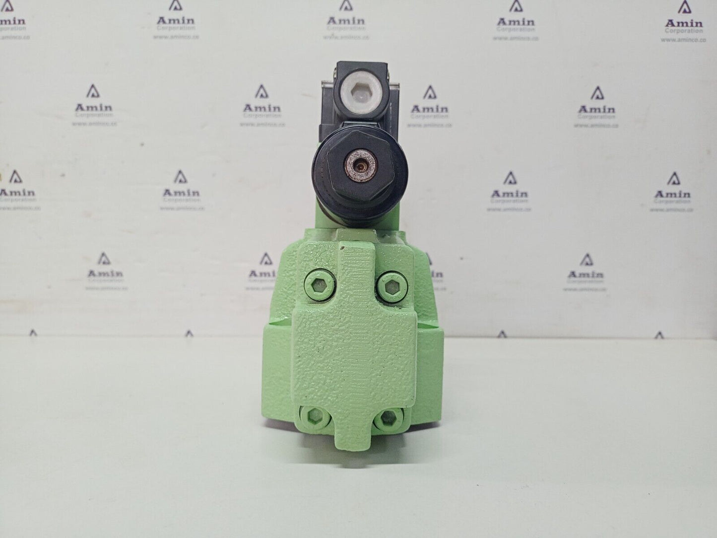 Kawasaki DEH16P-30-220-2WD24AL Directional control valve