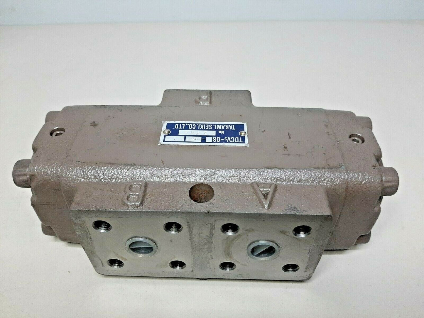 Takami Seiki TDCV3-08-80F DE CO Valve - NEW