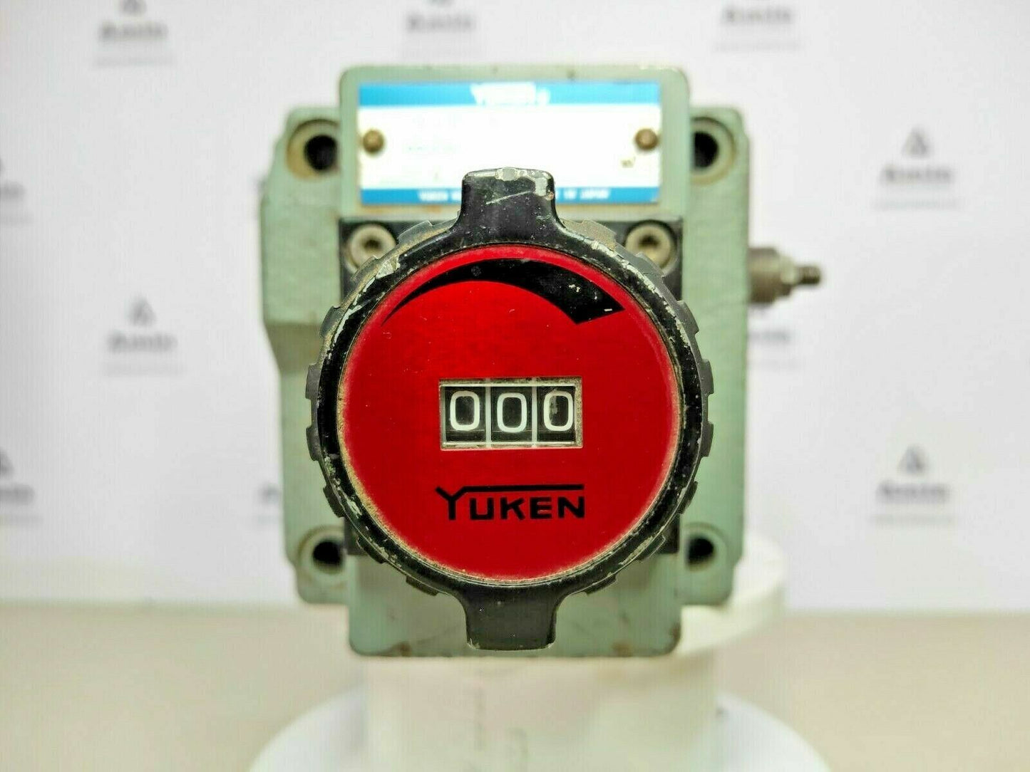 Yuken FG-02-30-N-30 Flow control valve - NEW