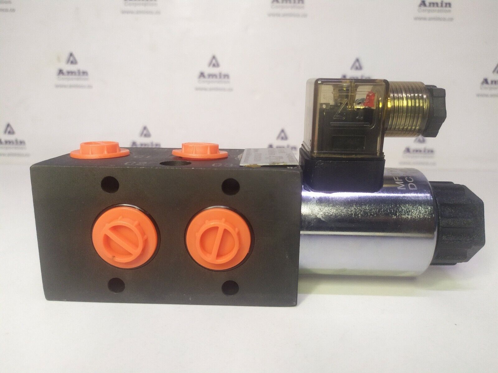 HYE6238-D24 Selector valve 6-way port: 3/8'' BSPP 24VDC Selector valve