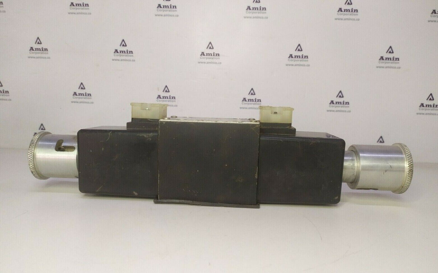 Parker D3W 4 C JJ 23X803 CL Directional control valve