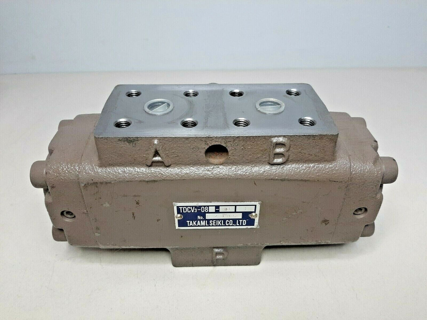 Takami Seiki TDCV3-08-80F DE CO Valve - NEW