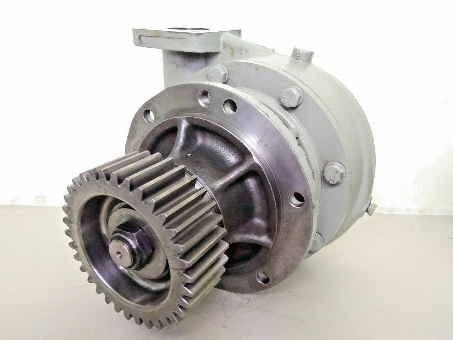 EMD 40125013 CENTRIFUGAL WATER PUMP