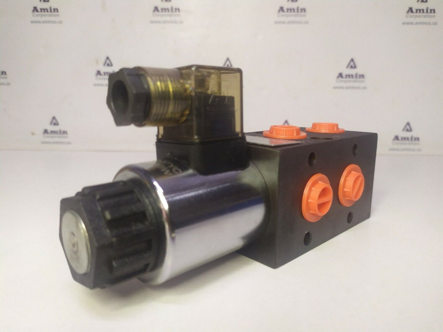 HYE6238-D24 Selector valve 6-way port: 3/8'' BSPP 24VDC Selector valve
