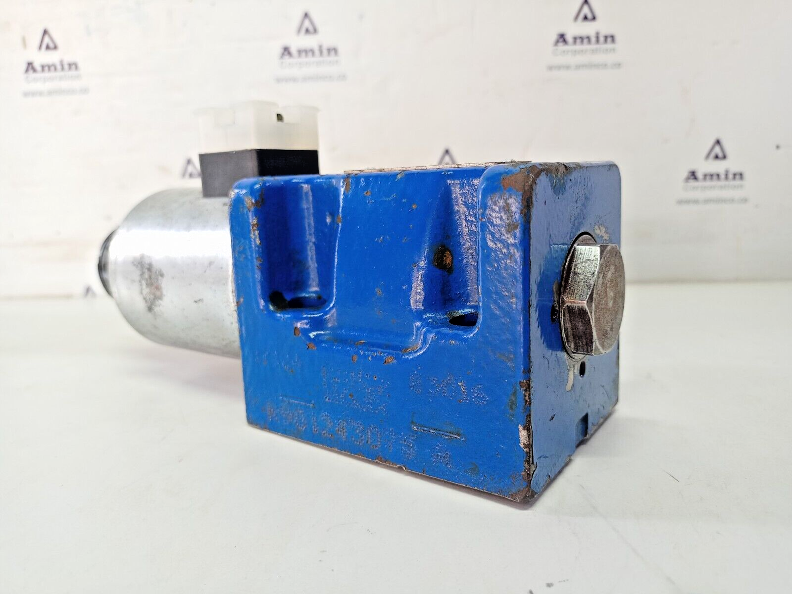 Rexroth 4WE 10 D50/EG24N9K4/M Directional spool valve 4WE10D50/EG24N9K4/M