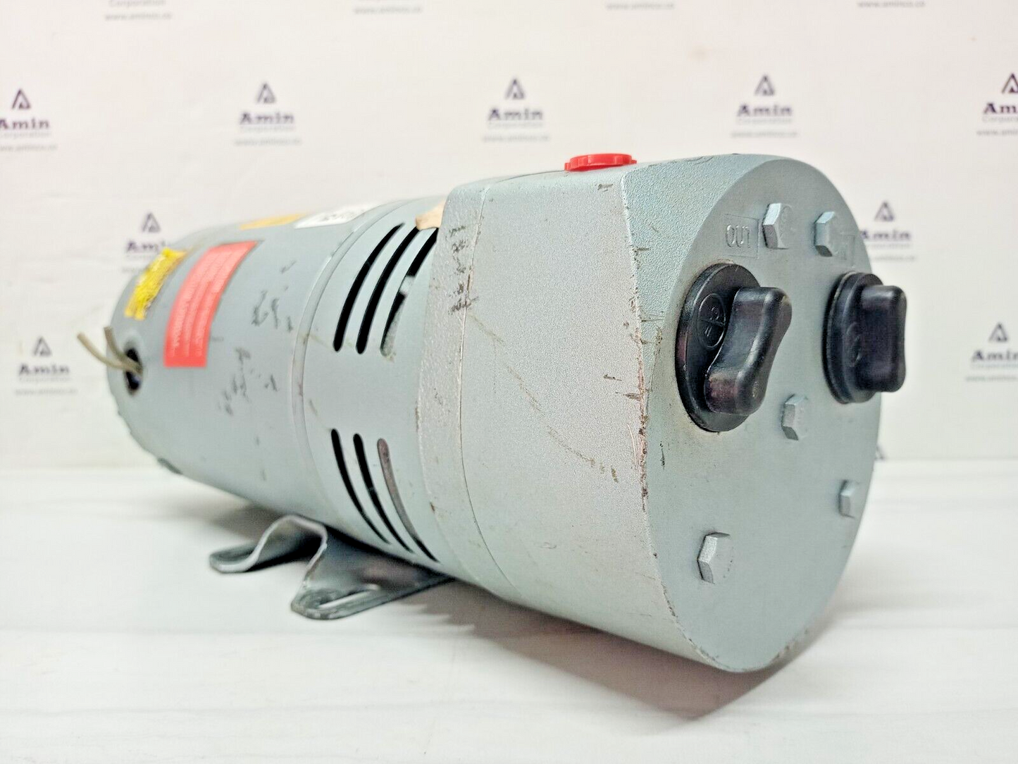 Gast 0523-703Q-G588DX Rotary vane Vacuum pump 1/4 hp, 100-115/220-230V