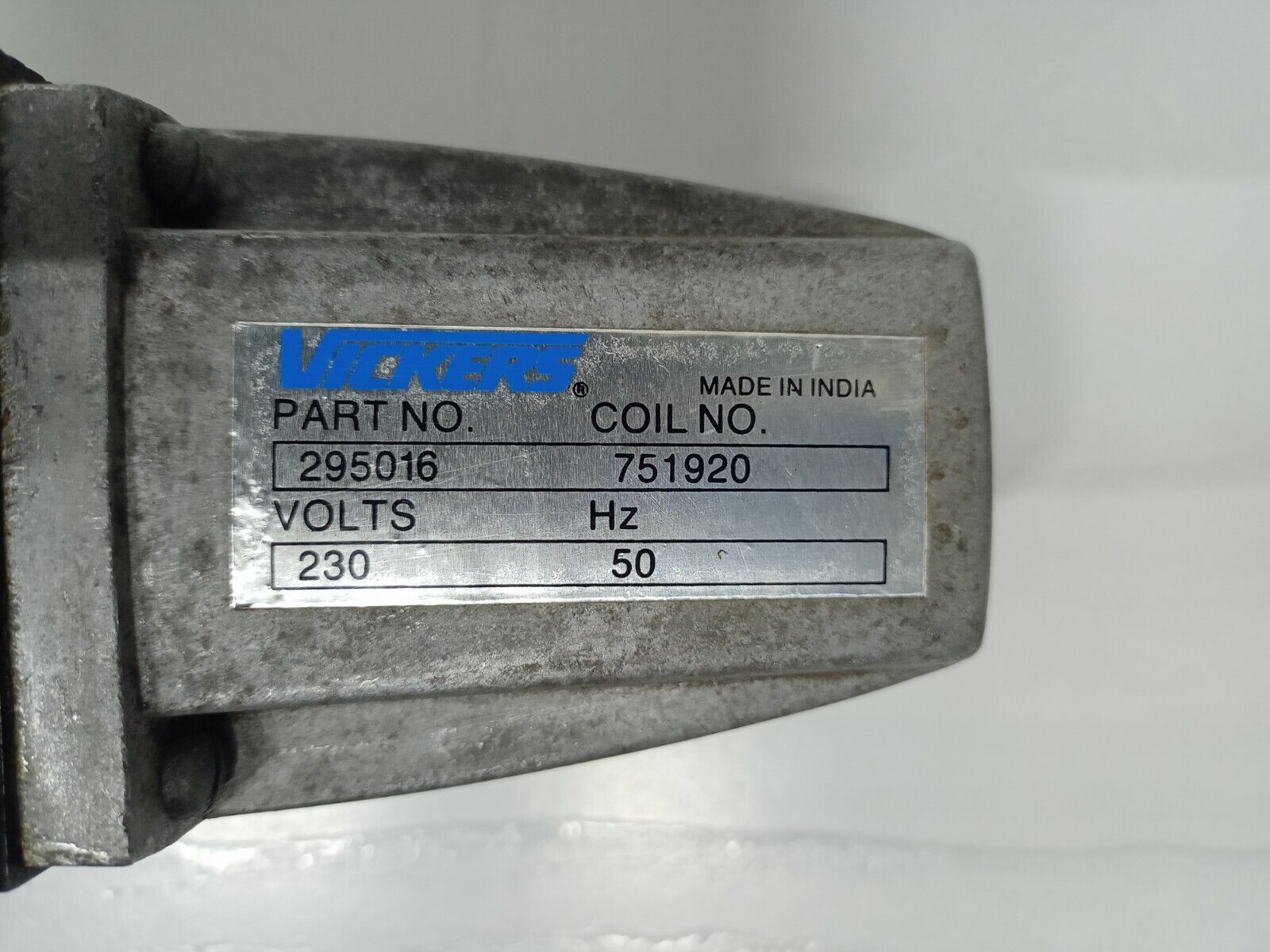 Vickers DG4S4-012C-230AC-50-50 Solenoid Directional control valve
