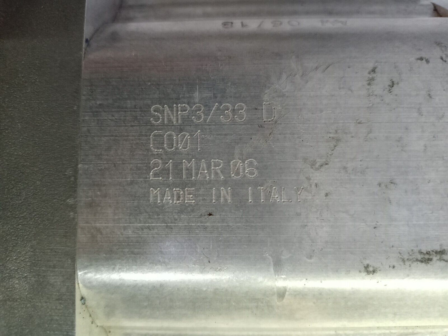 Sundstrand SNP3/33 D CO01 Hydraulic Gear Pump - NEW Free Fast Shipping