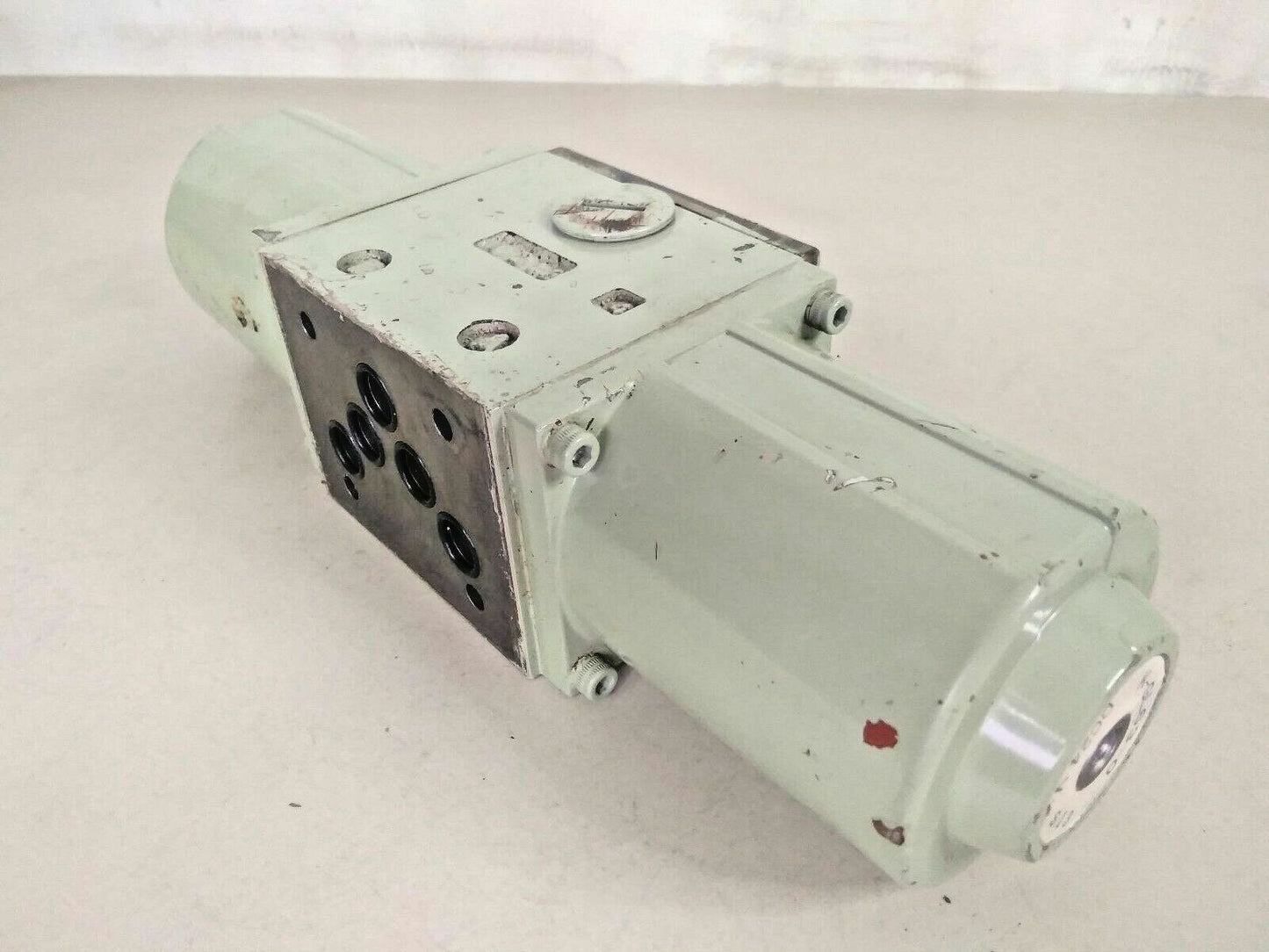 KAWASAKI REXROTH 4WE10J-10L0LG24NDL Valve - NEW