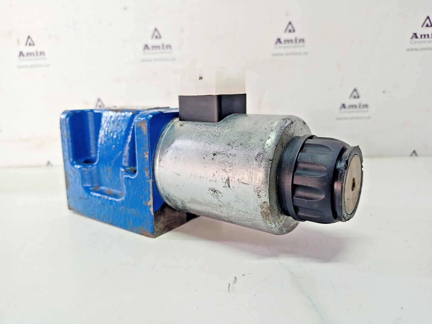 Rexroth 4WE 10 D50/EG24N9K4/M Directional spool valve 4WE10D50/EG24N9K4/M