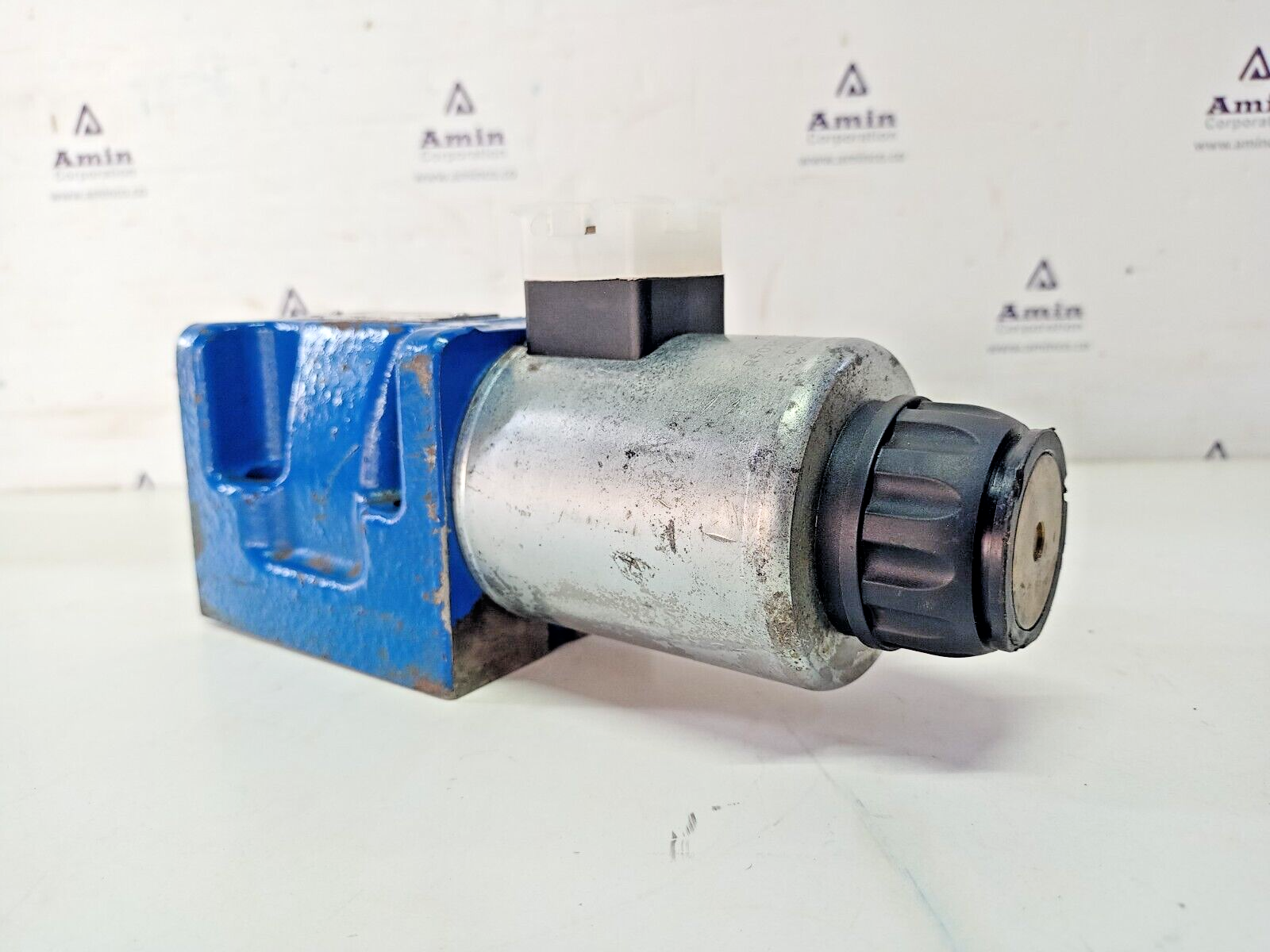 Rexroth 4WE 10 D50/EG24N9K4/M Directional spool valve 4WE10D50/EG24N9K4/M
