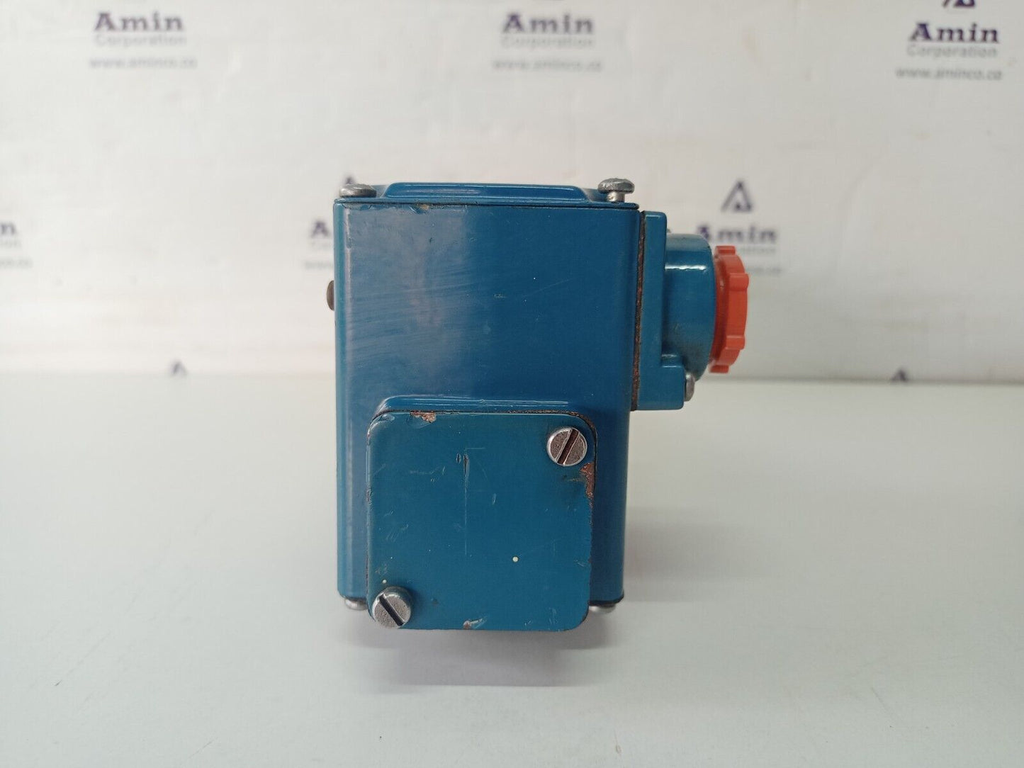 Amot Controls Model 4140 Temperature Switch 4140DR1H00CE4-EE Range:83-104°C- NEW