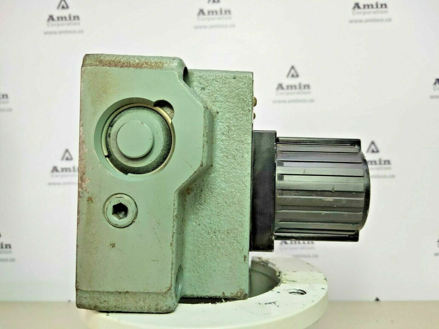 Yuken FG-02-30-N-30 Flow control valve - NEW