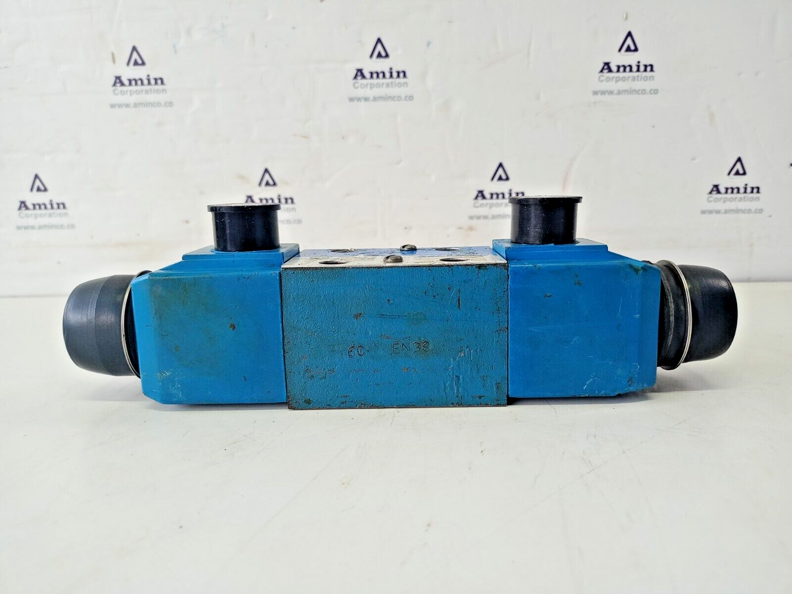 Vickers DG4V-3-6C-H-M-U1-D6-60 EN38 Directional Control valve DG4V36CHMU1D660